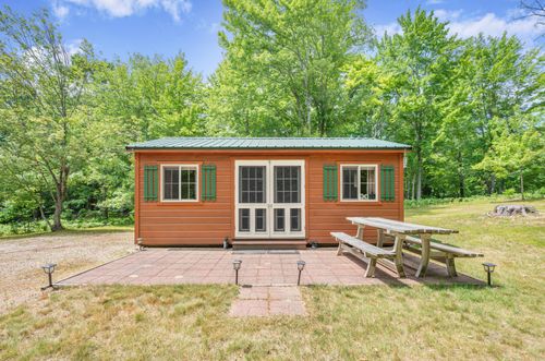122 Canyon Rd, Leroy, MI, 49655-8397 | Card Image