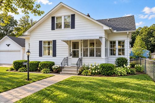 410 S Center St, Howell, MI, 48843-2209 | Card Image