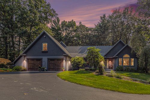 5512 W Oak Ridge Dr, Ludington, MI, 49431-8619 | Card Image