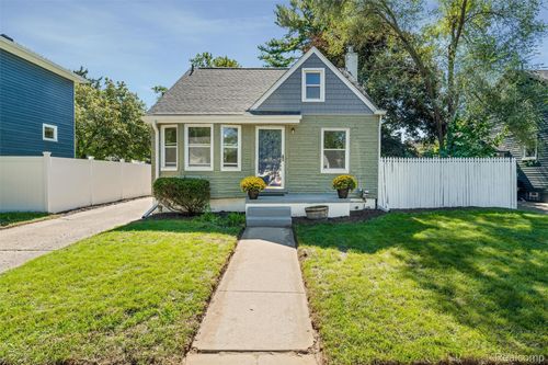 1427 Pearson St, Ferndale, MI, 48220-3167 | Card Image