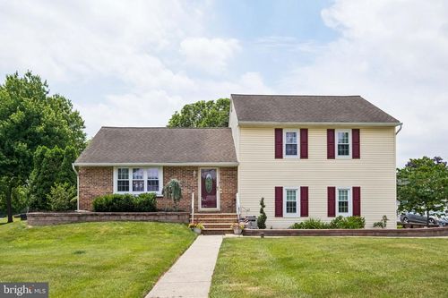 10 Monroe Way, NEWTOWN, PA, 18940-1735 | Card Image