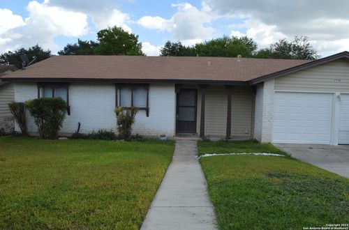 7510 Old Spanish Trl, Live Oak, TX, 78233-3117 | Card Image