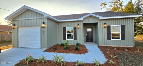 702 N 9th St, Panama City, FL, 32404-7063 | Card Image