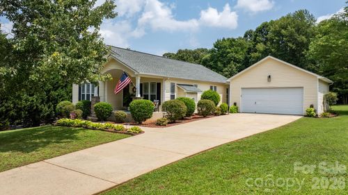 161 Winding Cedar Dr, Statesville, NC, 28677-8411 | Card Image