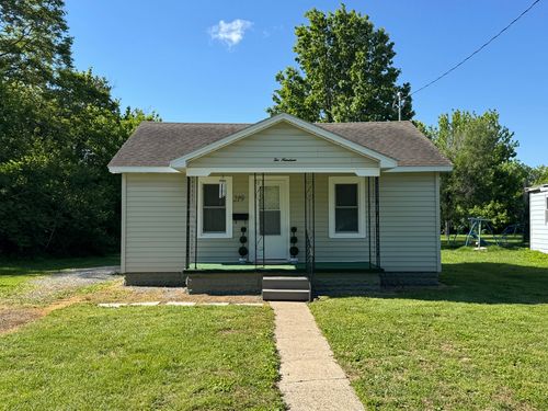 219 W 7th St, Flora, IL, 62839-1422 | Card Image