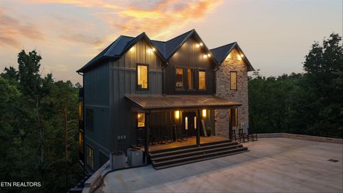 3117 Laughing Pine Ln, Sevierville, TN, 37862-7407 | Card Image