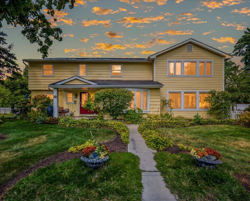 83 N Park Blvd, Glen Ellyn, IL, 60137-5715 | Card Image