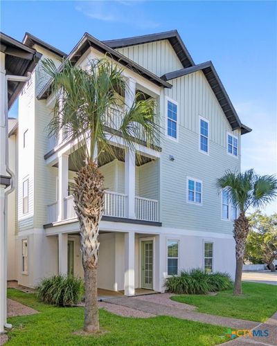 114 Lavaca Circle, Townhouse with 3 bedrooms, 3 bathrooms and null parking in Rockport TX | Image 1