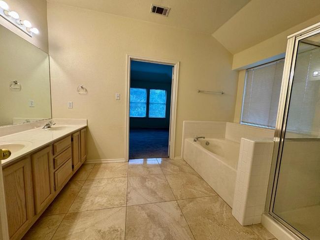 1012 Black Locust Dr, House other with 4 bedrooms, 3 bathrooms and 4 parking in Pflugerville TX | Image 16