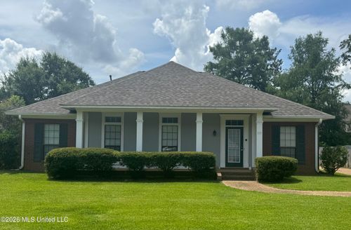113 Oak Ridge Cir, Madison, MS, 39110-8797 | Card Image