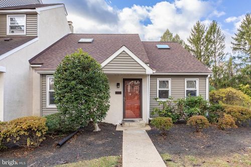 1104-1104 Saint Michaels Ct, CHESTER SPRINGS, PA, 19425-8706 | Card Image