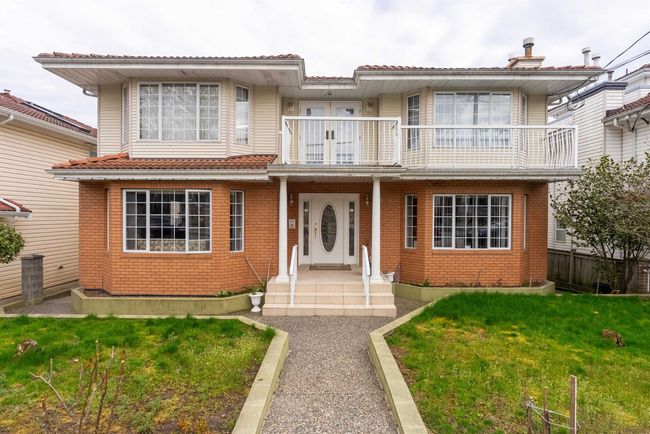 8166 11 Th Avenue, House other with 8 bedrooms, 5 bathrooms and 2 parking in Burnaby BC | Image 1