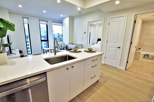 8a-41-26 44th St, Sunnyside, NY, 11104-2210 | Card Image
