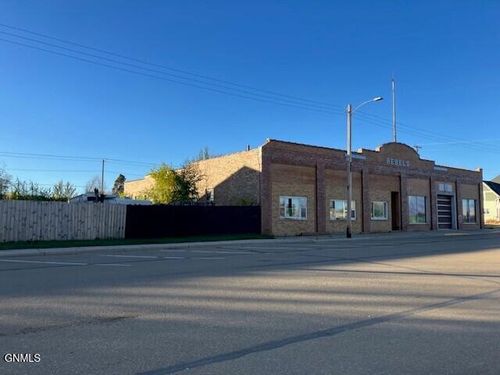 803 Main St, Hebron, ND, 58638-7057 | Card Image