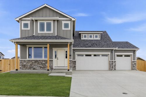 1001 River Heights Dr, Mills, WY, 82604-2120 | Card Image