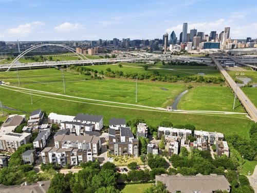 1002-381 E Greenbriar Ln, Dallas, TX, 75203-1049 | Card Image