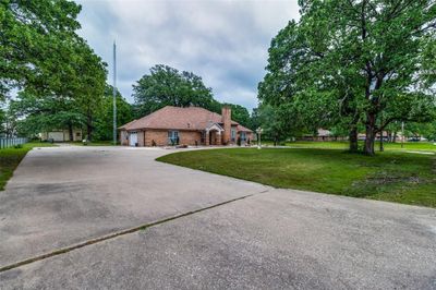 Circular driveway | Image 2