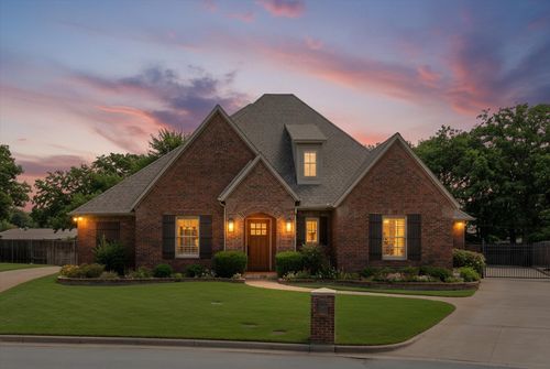 3709 Toby Ct, Arlington, TX, 76001-5372 | Card Image