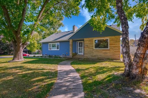 420 8th St, Gaylord, MN, 55334-4424 | Card Image