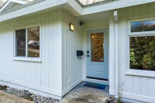 4285 Caen Rd, Victoria, BC, V8X3S5 | Card Image