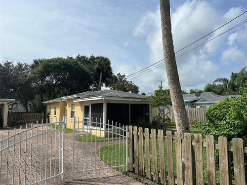 a-401 Oakwood Ave, New Smyrna Beach, FL, 32169-2768 | Card Image