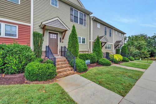 1224 Commonwealth Cir, Forest, VA, 24551-2464 | Card Image