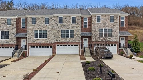 2339 Old Greentree Rd, Carnegie, PA, 15106-3805 | Card Image
