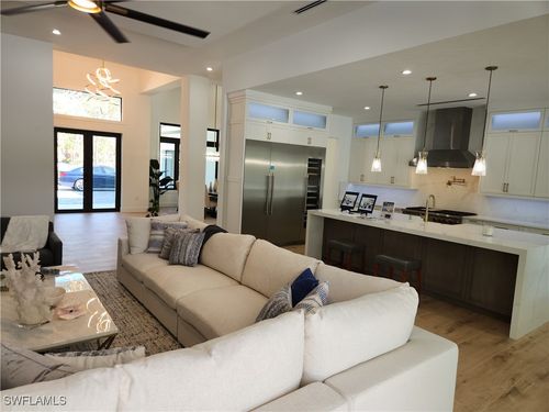 1125 Oakes Blvd, NAPLES, FL, 34119-1302 | Card Image