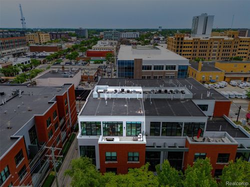 unit-404-100 N Center St, Royal Oak, MI, 48067-4822 | Card Image