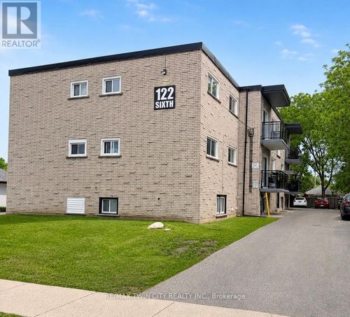 304-122 6th Ave, Kitchener, ON, N2C1R1 | Card Image