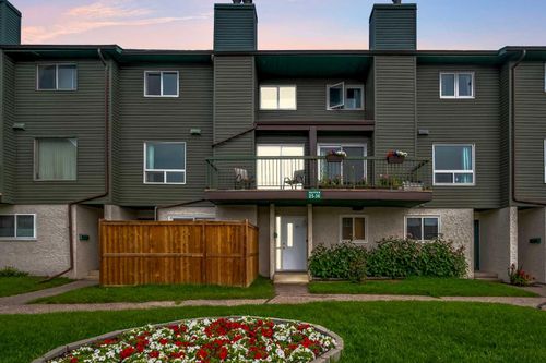 27-2511 38 Street Ne, Calgary, AB, T1Y4M7 | Card Image