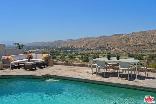 8977 Riderwood Dr, Sunland, CA, 91040 | Card Image