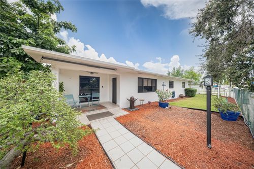 7605 W 6th Ave, Hialeah, FL, 33014-4108 | Card Image