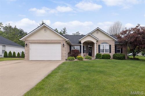 100 Woods Manor Dr, Freeburg, IL, 62243-4068 | Card Image