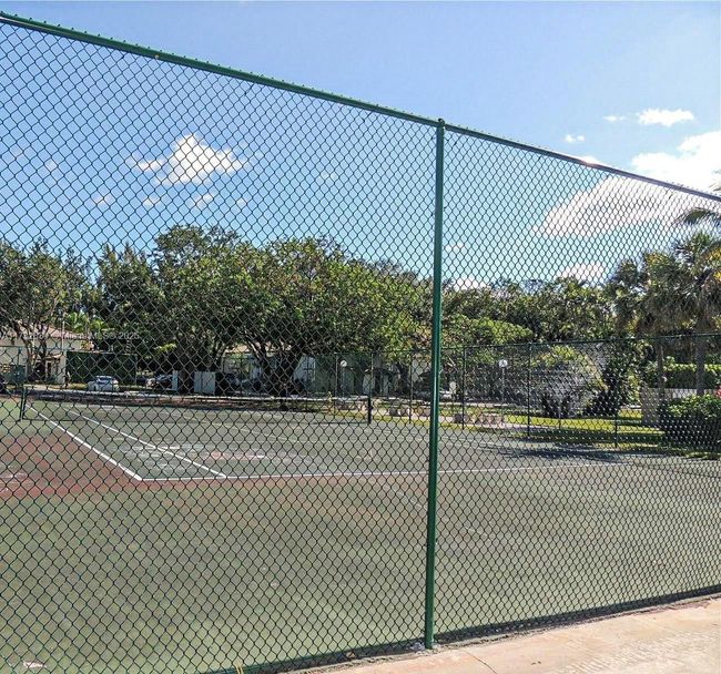 APT-310 - 4235 N University Dr, Condo with 1 bedrooms, 2 bathrooms and null parking in Sunrise FL | Image 13