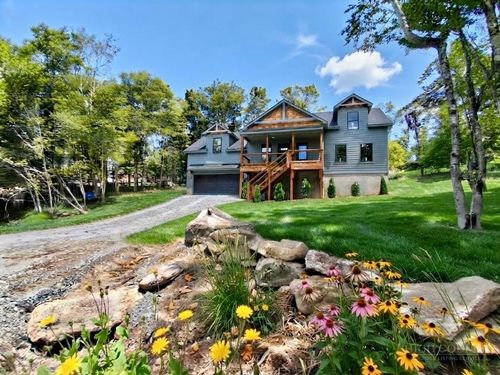 102 Snowplow Ln, Beech Mountain, NC, 28604-8205 | Card Image