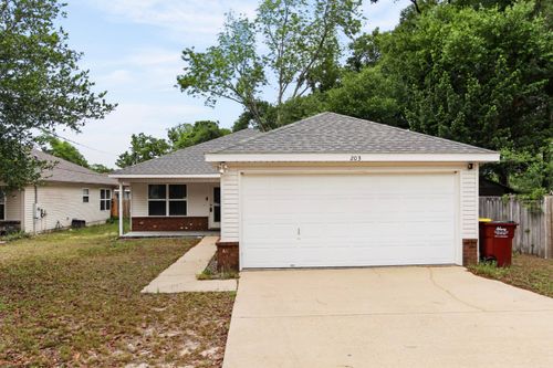 203 8th Ave, Crestview, FL, 32536-1904 | Card Image