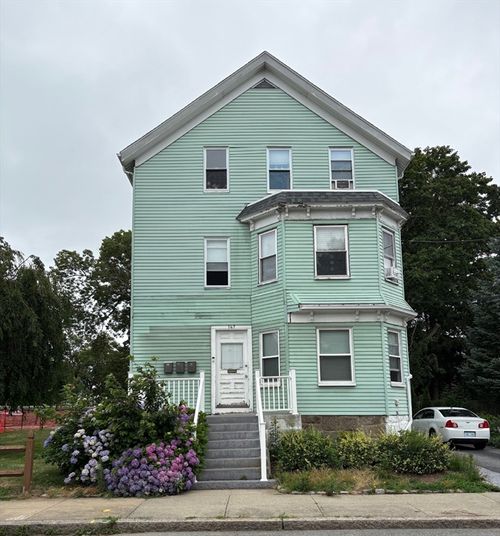 147 Stetson St, Fall River, MA, 02720-5868 | Card Image