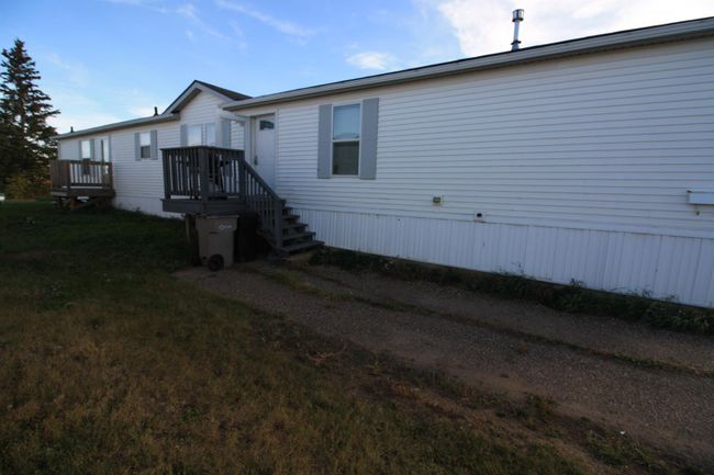 39 Deerglen Trailer Park, Home with 3 bedrooms, 2 bathrooms and 2 parking in High Level AB | Image 19