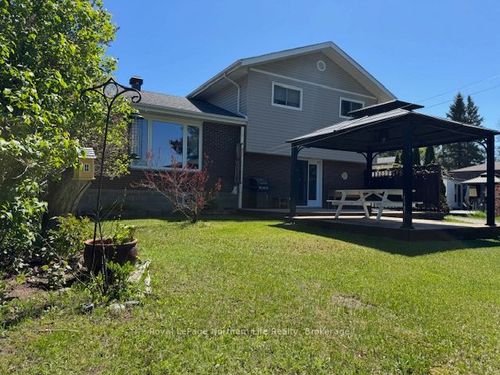 1054 Evansville Dr, Sturgeon Falls, ON, P2B2K4 | Card Image