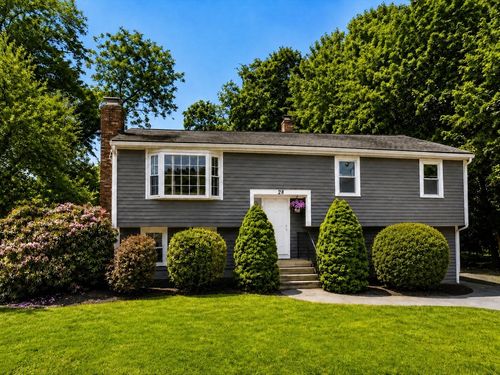 28 Park Ave W, Weymouth, MA, 02190-1750 | Card Image