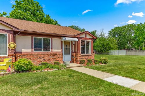 33050 Woodworth Ct, Westland, MI, 48185-2894 | Card Image