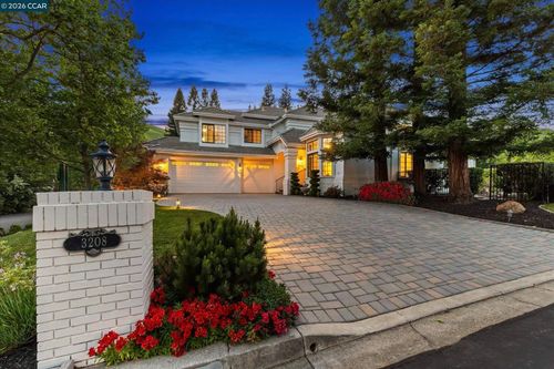 3208 Blackhawk Meadow Dr, Danville, CA, 94506-5880 | Card Image