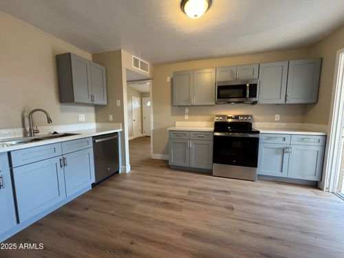 2020 E Arbor Ave, Mesa, AZ, 85204-1416 | Card Image