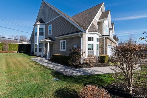 12 Wolfe Cir, West Nyack, NY, 10994-2143 | Card Image