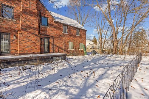 75 Hillsdale Rd, Bloomfield Hills, MI, 48302-0634 | Card Image