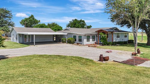 2561 County Road 248, Valley View, TX, 76272-7110 | Card Image