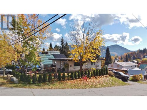 1613 Leroi Ave, Rossland, BC, V0G1Y0 | Card Image