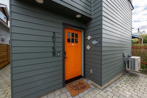 b-3015 61st Ave Sw, Seattle, WA, 98116-2810 | Card Image
