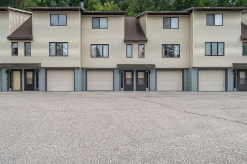 8-5241 S 33rd Street, La Crosse, WI, 54601 | Card Image